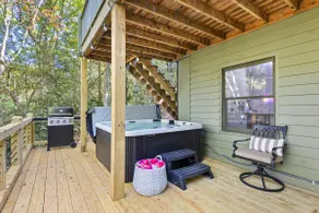 Kings beds, spa, game room, fire pit, creek-front! - Image 4