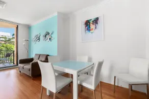 Próspera localização na cidade, centro de refeições - Image 4