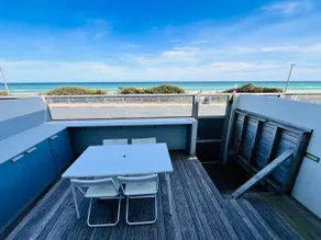 Absolute Beachfront Apartment - Image 2