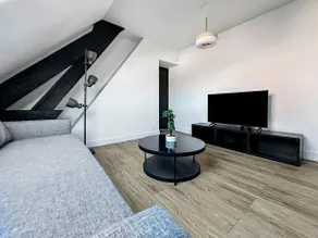 Bright Renovated Two-Bedroom, Fiber, Quiet and Downtown - Image 5