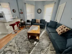 Kailyn Apartment, 5-mil Fenway,2-FreePrkg - Image 4