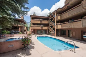 Updated Aspen Core 3/3 with AC, Pool & Hot Tub - Image 4