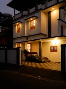 Stay Central, Stay Cozy 3BHK Premium Home Stay - Image 2