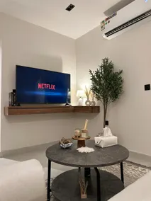 Luxury apartment with modern and sophisticated design - Image 3