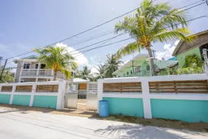 Cozy 2BR Island Home w/ Fast WiFi & Compl. Pickup - Image 4