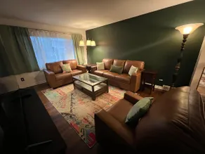 Elegant 3-bedroom Home in Cicero - Image 5