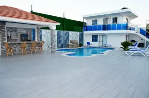 Breeze 2 /Beautiful Apartment with Shared pool - Image 2