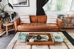 Chic Studio with Courtyard Garden - Image 2