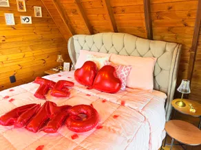 Romantic chalet with a view and breakfast basket - Image 2