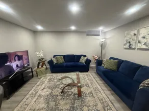 Cozy Private Suite Near Devonshire Mall & Parking - Image 2