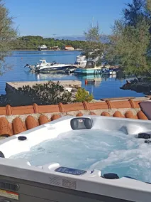 Holiday Home Jardin (private pool and jacuzzi) - Image 3