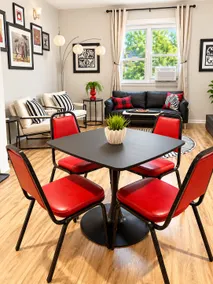 Swanky Suite, a Colorful 1BR City Retreat - Image 3