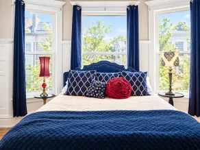 Swanky Suite, a Colorful 1BR City Retreat - Image 2