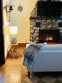 Scenic Hudson Valley Getaway • Farms & Vineyards - Image 3