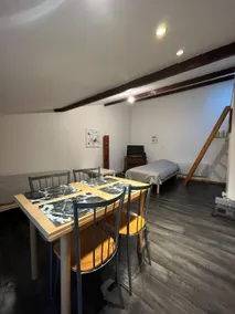 Apartment in the Thiers city center - Image 2