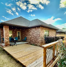 Stylish 3 BR near USA Campus-Fenced Yard +Garage. - Image 4