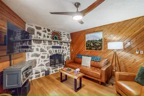 Cozy Log Cabin Near Ski Area and Lake including Hot Tub - Image 2