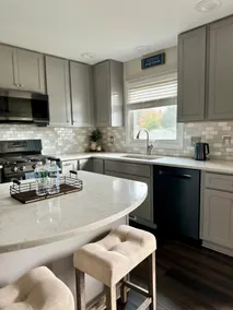 Entire GRandville - 4 Bedroom Home (Midterm) - Image 3