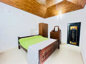 Riverside Bungalow in Alleppey Backwater Sleeps 8 - Image 4