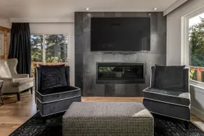 Modern TUDOR -HOT TUB- 20 Acre Very Close to Falls - Image 4