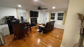 Cool 2nd Floor Two Bedroom Apartment - Image 5