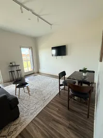 Modern 1-Bed @ The Residence - Image 5
