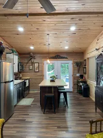 The Cabin in the Oakes - Image 4