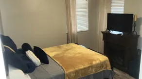 ”Cozy Mustard Retreat: Entire Home, See You Soon! - Image 5