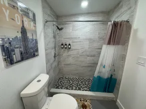 Cozy private room with p/bathr 13464-B - Image 5