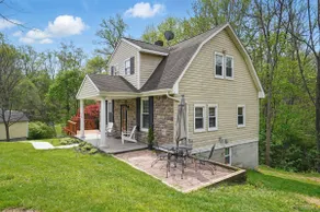 Spacious home w/ great outdoor area! - Image 2