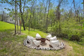 Spacious home w/ great outdoor area! - Image 3