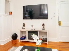 Relaxing 3BR Space • Close to Everything! - Image 4