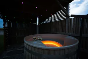 Standard-Hot Tub-Cabin-Private Bathroom with - Image 5