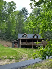 Newly Built Authentic Log Cabin - Image 4