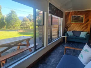 Tullah Hideaway -lakeside - Image 5