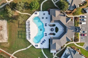 Walk to Jordan-Hare, Firepit, Pool, Pet-Friendly - Image 3