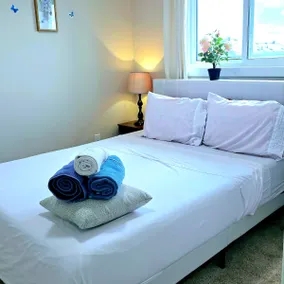 EntireHome* 10 Sleep*4Bedroom*3Bath*14 Min Airport - Image 4