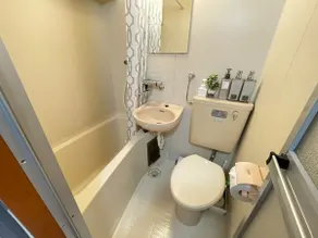About 10 minutes by subway from central Sapporo, with air conditioning, free WiFi, self check-in, and an elevator. - Image 2