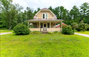 Chique Farmhouse by Conway Lake - Image 2