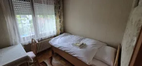 Entire idyllic suburban house - Image 5