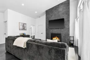 The Aviator's Chalet – Hot Tub - Image 4