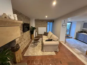 Au Petit Langres: Downtown Accommodation - Image 2