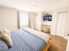 King Bed and Sofa Bed Apartment - Image 3