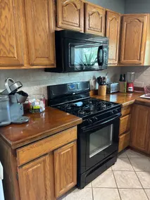 Spacious Private 1br apt King Bed Jacuzzi ROKU TVs - Image 3