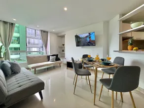Aparment: Pool, Gym, Parking & Near Everything - Image 2
