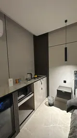 Suite with self check-in and modern design - Image 5