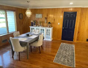 Adorable Farmhouse in Odon - Image 4