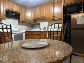 Spacious, Luxury & Cozy Apartment |Great Location - Image 3