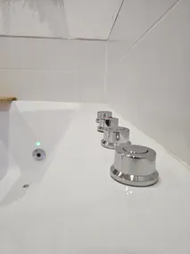 The Neo 2005 double hot tub - Image 3