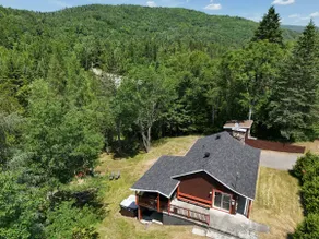 Cottage with hot tub and river view - Image 2